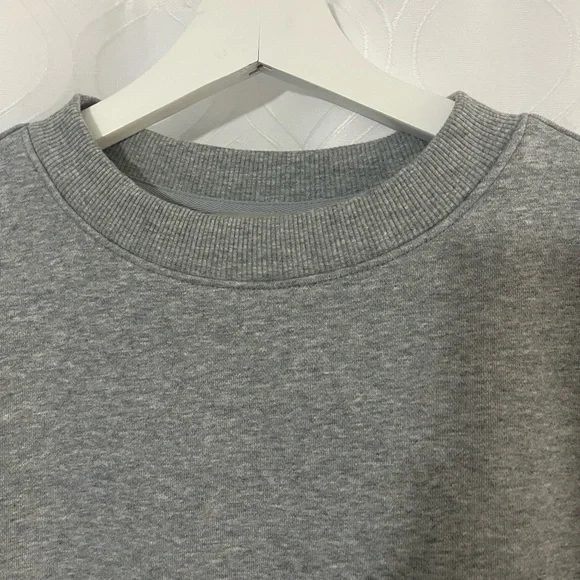 Everlane The Re track Oversized Crew Sweatshirt in Heather grey. - Picture 3 of 10